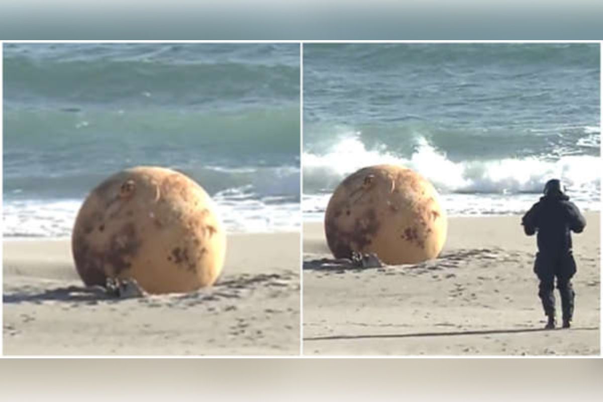 Una enorme bola de metal apareció encallada en una playa de Japón. | Foto: Cortesía.