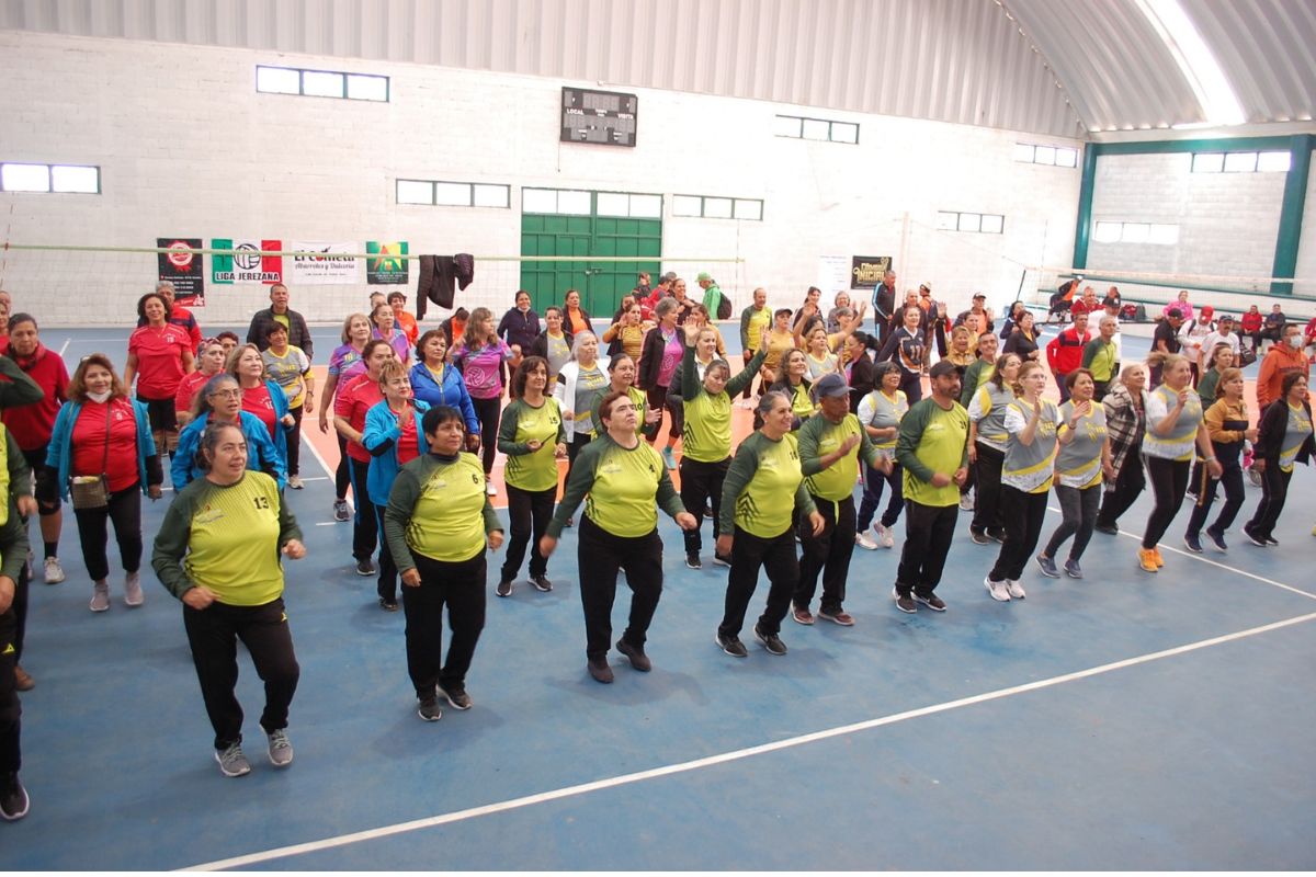 En las instalaciones de la Unidad Deportiva de Jerez se realizó un encuentro estatal amistoso de cachibol; organizado por el Colectivo Cachibol “Vive Jerez”. | Foto: Cortesía.