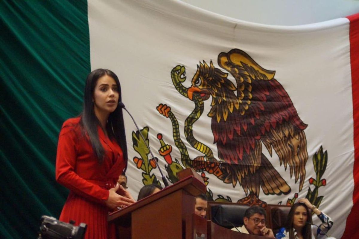 Cristal Pelayo, vino desde el senado a tomar protesta a colectivo real Zacatecas. | Foto: Cortesía.