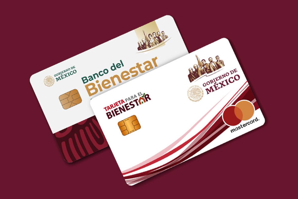 Los adultos mayores de 65 años quienes tienen la Pensión del Bienestar están recibiendo nuevas tarjetas bancarias. | Foto: Cortesía.