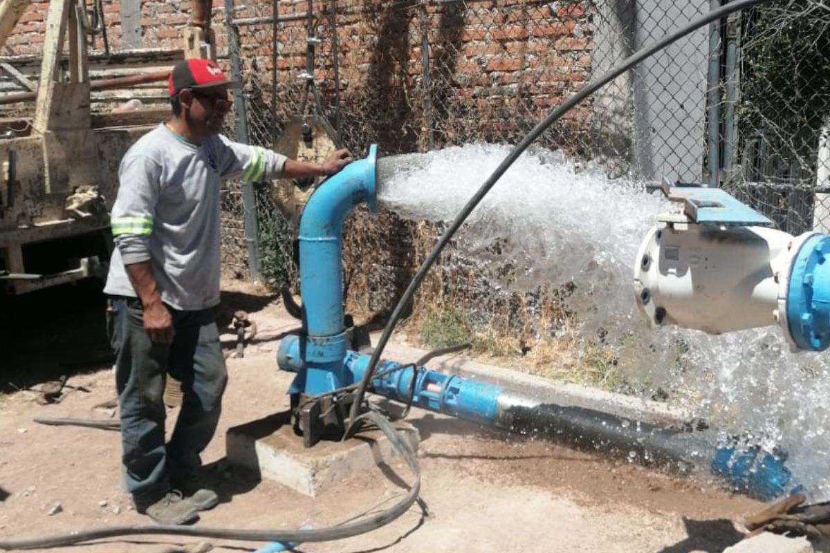 Trabajos en la restauración de equipos en los pozos de que abastecen a la ciudad de agua potable. | Foto: Cortesía.