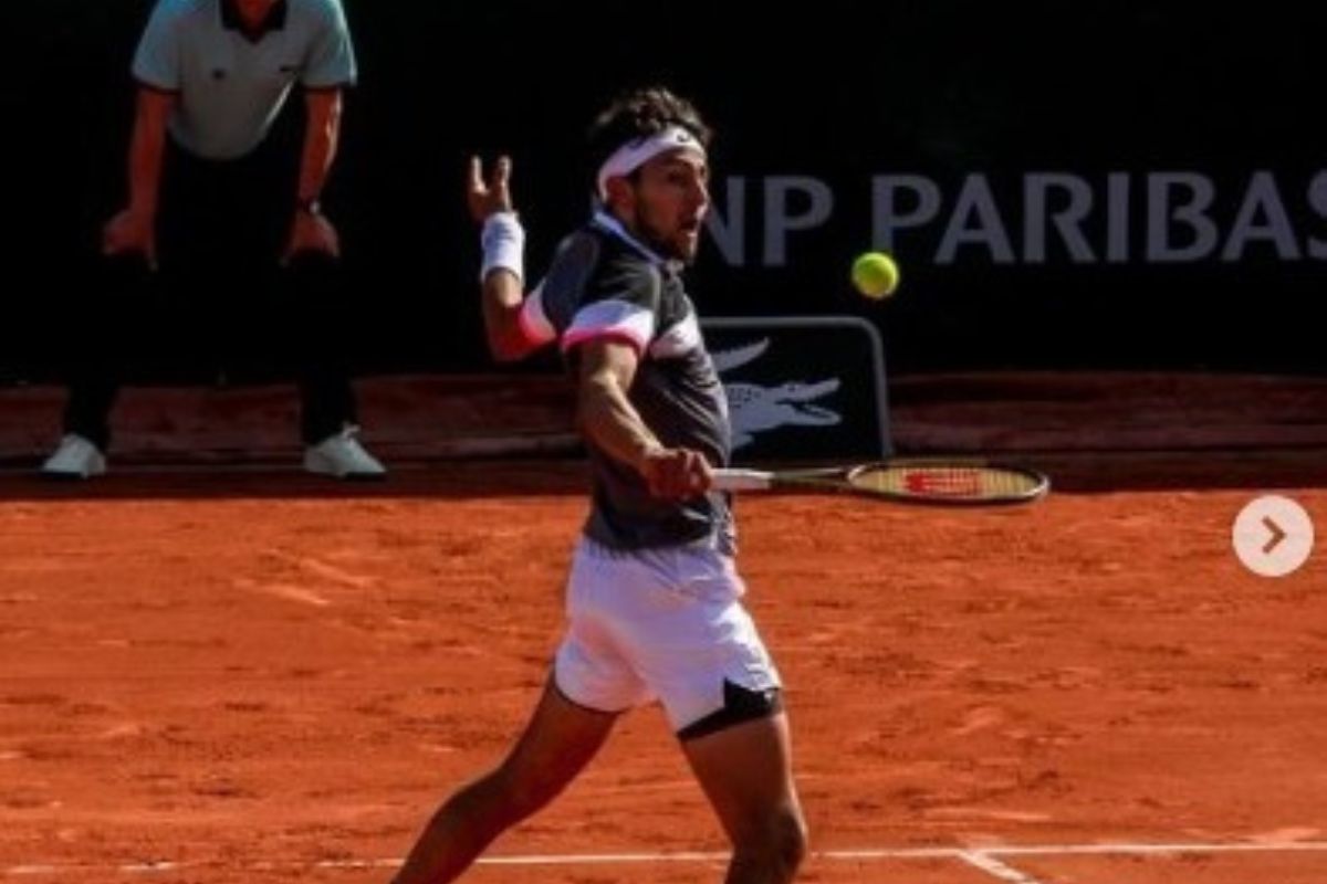 No pudo Emilio Nava ante Roberto Carballés y quedó eliminado en el abierto francés de Tenis | Foto: Cortesía.