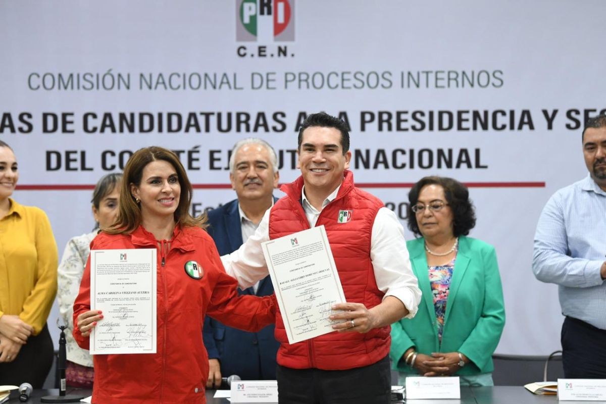 Carolina Viggiano y Alejandro Moreno permanecen en la dirigencia del PRI. | Foto: Cortesía.