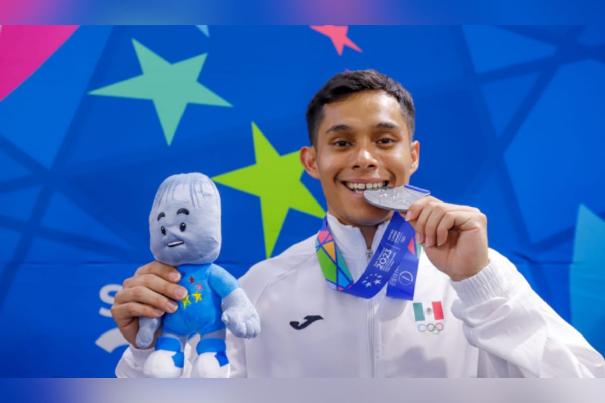 Juan Barco le dio a México la segunda medalla en los Juegos Centroamericanos y del Caribe 2023; al colgarse la presea de plata en el Clean&Jerk del Levantamiento de pesas en la categoría de 55 kilogramos