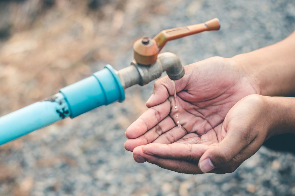 Vecinos de distintas colonias de Fresnillo reportan falta de agua potable