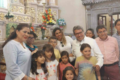 Ricardo Monreal visita al Santo Niño de Atocha previo al arranque de campaña 3