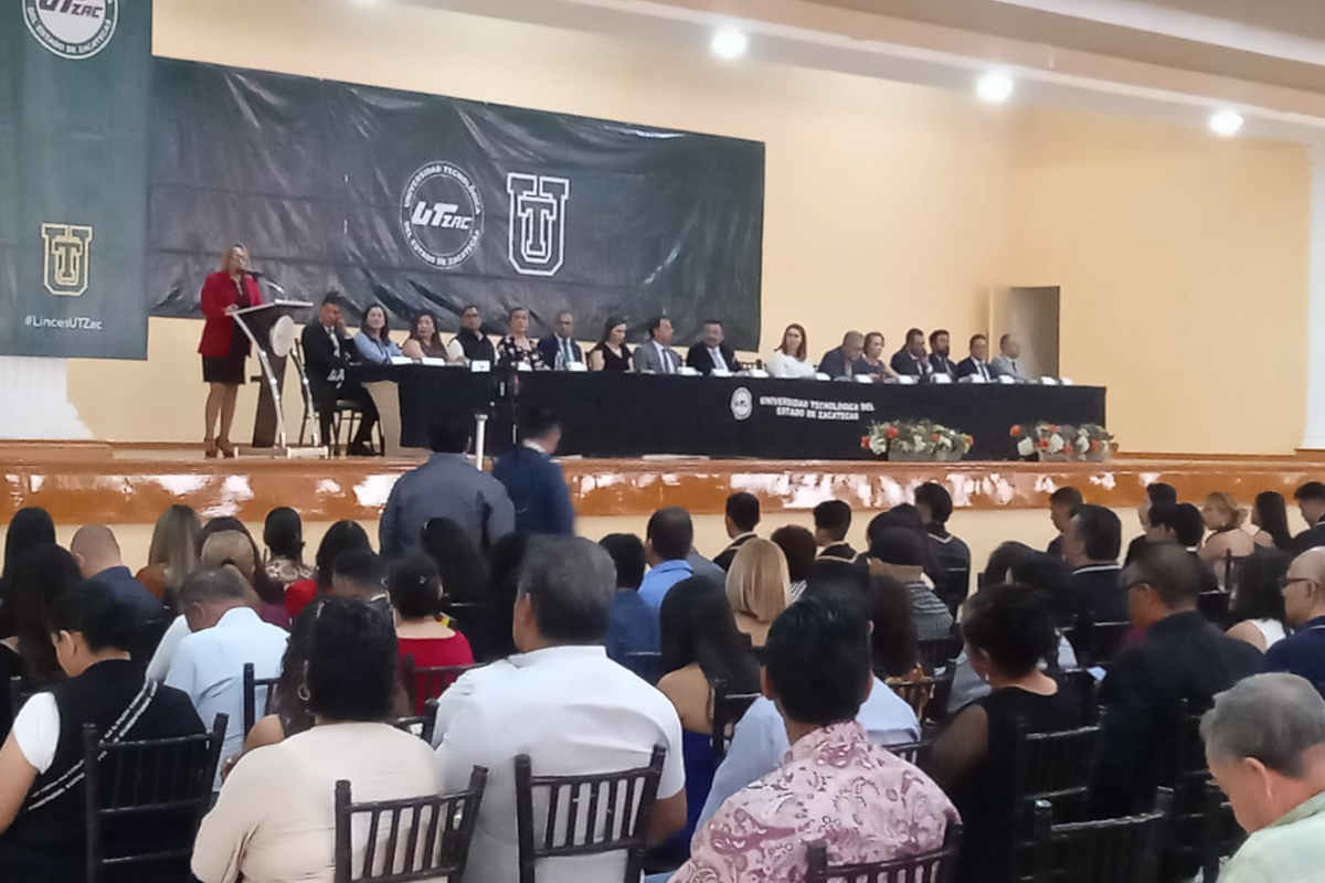 UTZAC realiza ceremonia de graduación de la generación 2021-2023