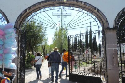 No se aprueba la construcción de capillas en los cementerios de Jerez