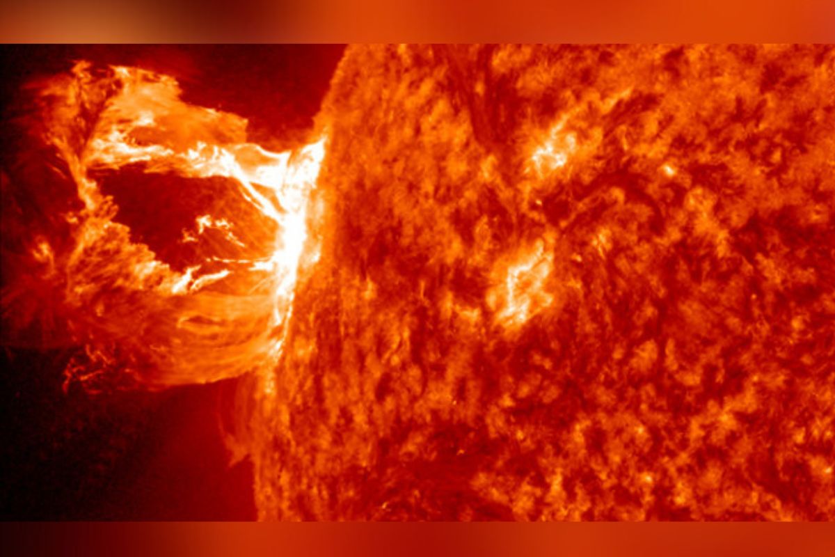 La NASA detectó una intensa erupción solar; esto ocurrió entre el pasado sábado y domingo a las 0:21 h; hora peninsular española cuando el Sol alcanzó su punto máximo. | Foto: Cortesía.