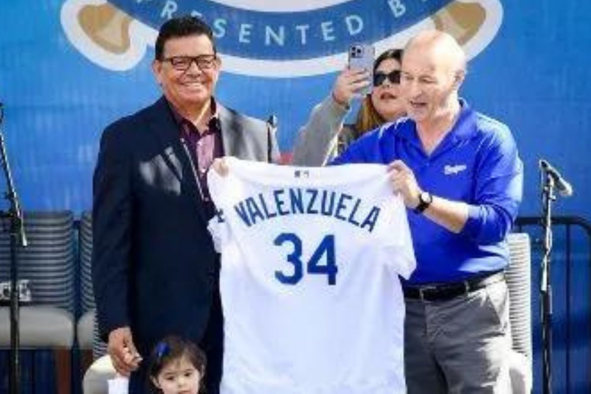 La ceremonia para el retiro del número ‘34’ que Fernando Valenzuela utilizó durante poco más de una década con los Dodgers de Los Ángeles. | Foto: Cortesía.