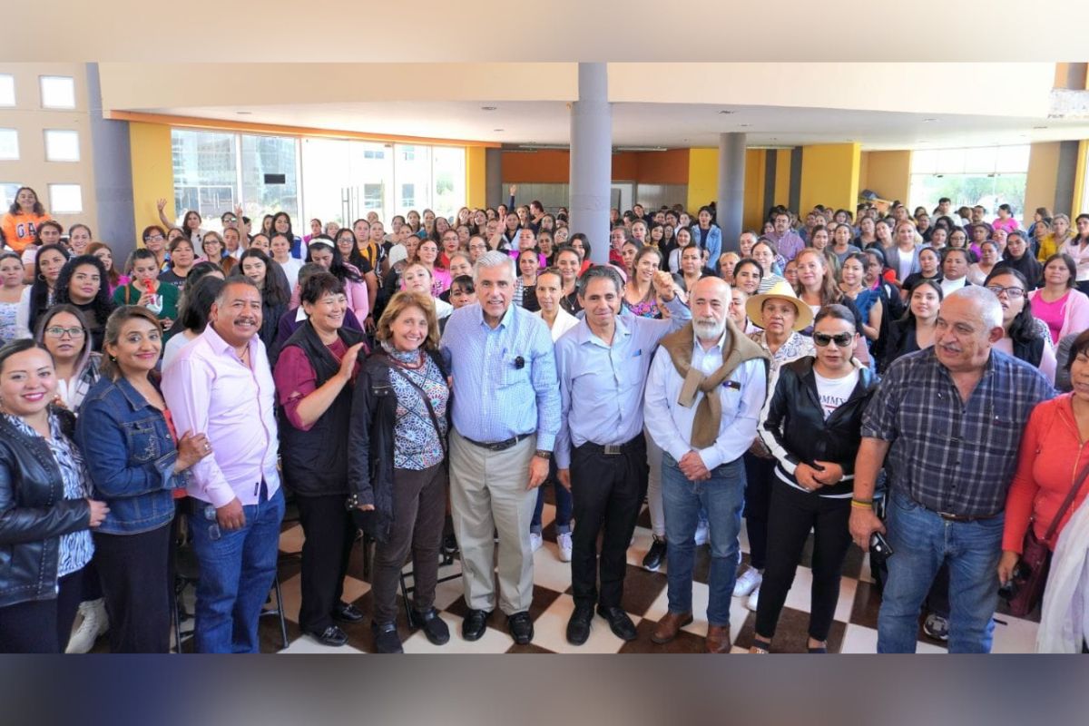 Con el objetivo de optimizar los procesos educativos de educación inicial en Zacatecas el senador de la República, José Narro Céspedes. | Foto: Cortesía.