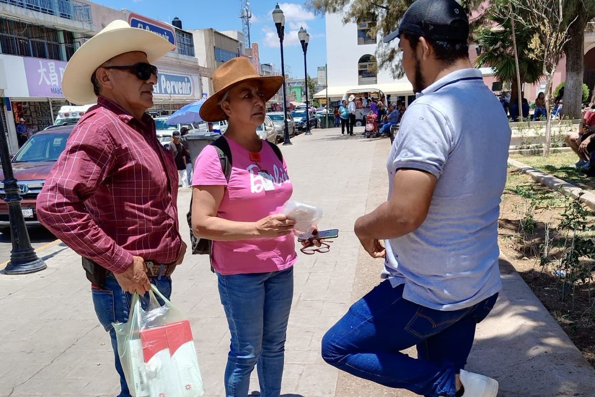 Colonia Manuel M. Ponce reúne medicamento para la comunidad de Puebla del Palmar | Foto: Silvia Venegas 