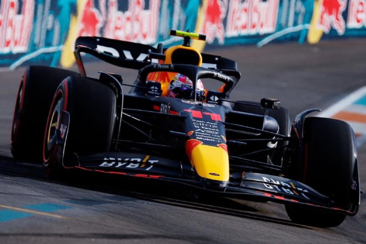 Sergio ‘Checo’ Pérez dejó atrás las fallas mecánicas que presentó en la tercera práctica y a lo largo de la calificación del Gran Premio de Italia 2023 de la F1 y Carlos Sainz