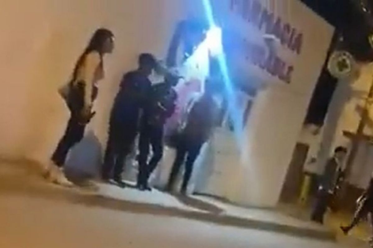 En redes sociales se difundió un video en el que se observa supuestamente a Rosa Viridiana Mendoza Carrillo; tesorera de Juanacatlán, Jalisco. | Foto: Cortesía.