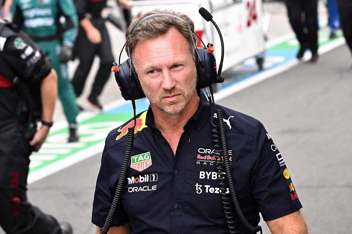 El director del equipo Red Bull de Fórmula 1, Christian Horner, calificó de frustrante la actuación del piloto mexicano. | Foto: Cortesía.