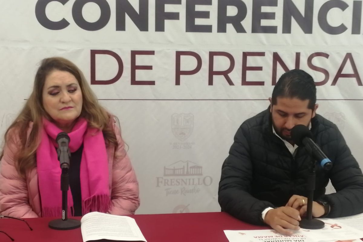Martín Álvarez Casio y Angélica Carlos Carrillo en conferencia de prensa | Foto: Ángel Martinez 