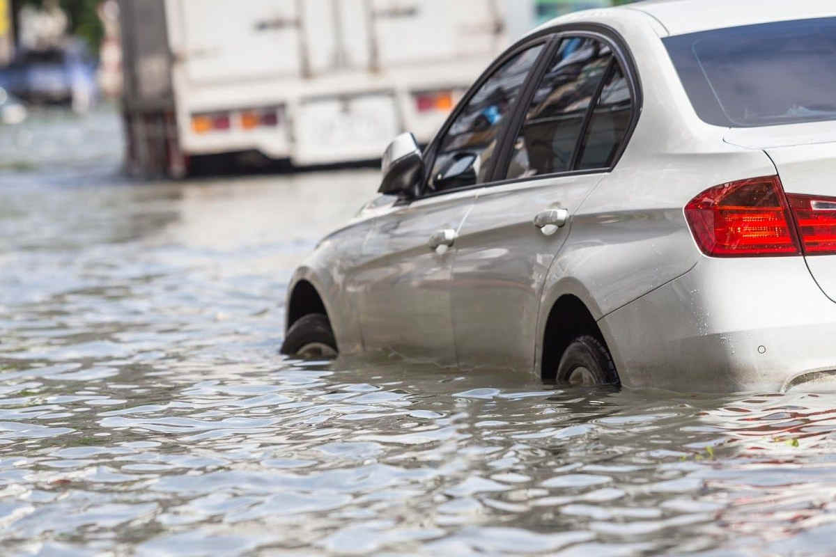 Qué hacer si tu auto queda atrapado en una inundación