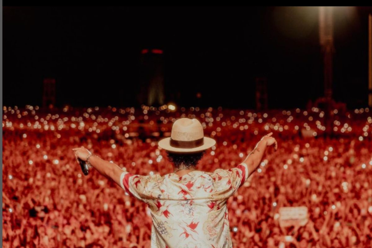 Bruno Mars en su presentación del miércoles en Israel. | Foto: Instagram.