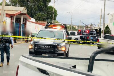 Se registra persecución policial con los tripulantes de dos vehículos en Tres Cruces