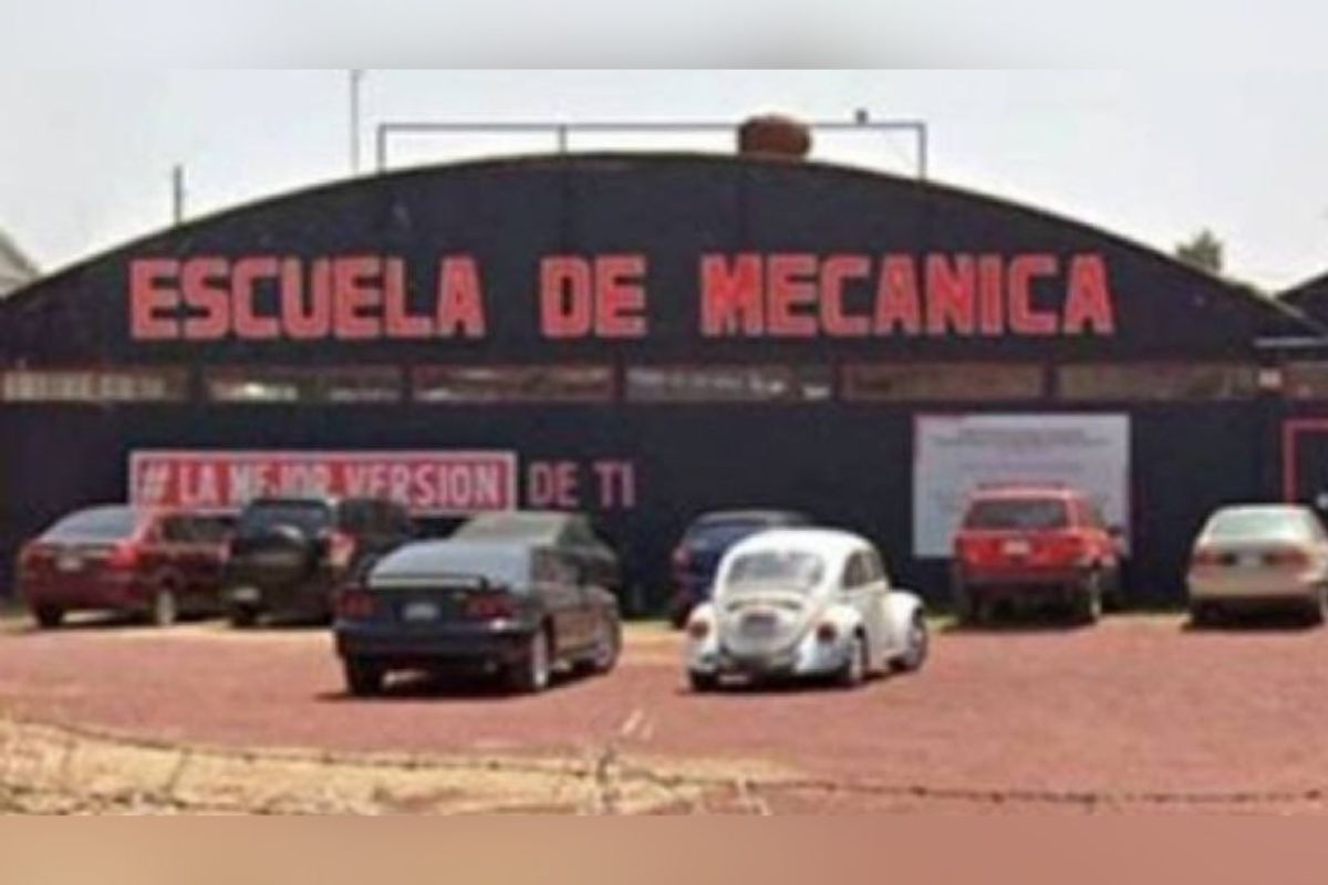 Protección Civil de Texcoco clausuró la escuela de mecánica Cedva de Texcoco por no cumplir con las medidas de seguridad necesarias. | Foto: Cortesía. 