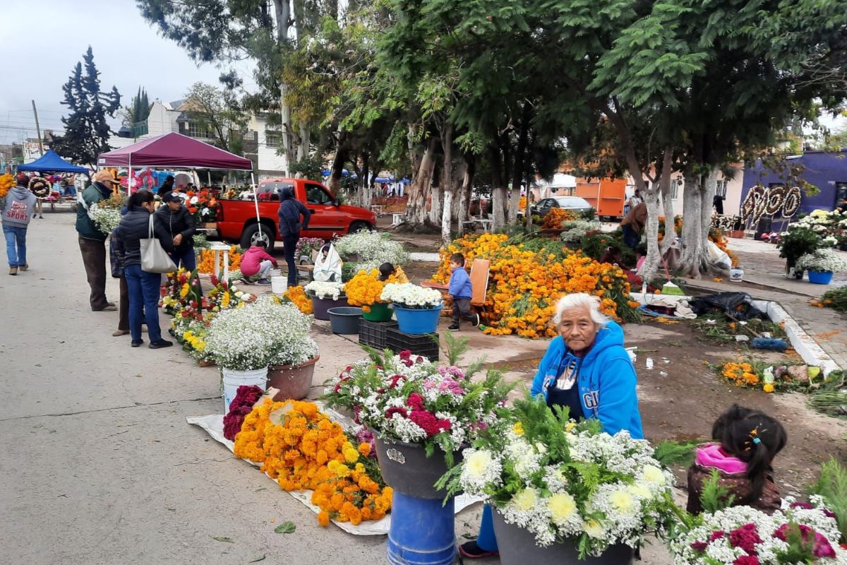 Día de Muertos 2023 Mantienen operativo de seguridad en panteones de Fresnillo | Ángel Martinez 