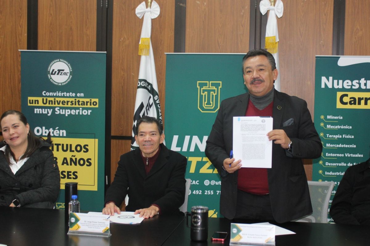 AEM y UTZAC firman convenio. | Foto: Cortesía.