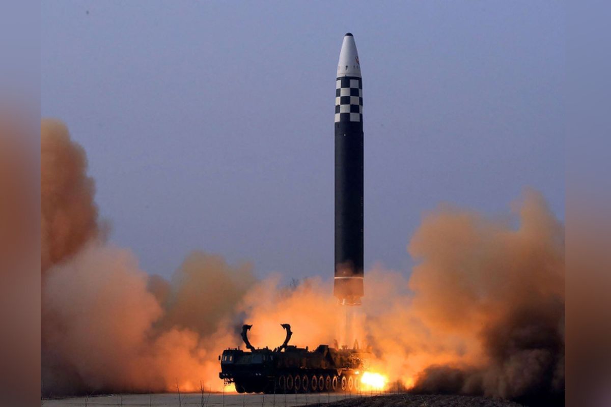 Corea del Norte disparó al menos un misil balístico en dirección al mar del Este; también conocido como mar de Japón. | Foto: Cortesía.