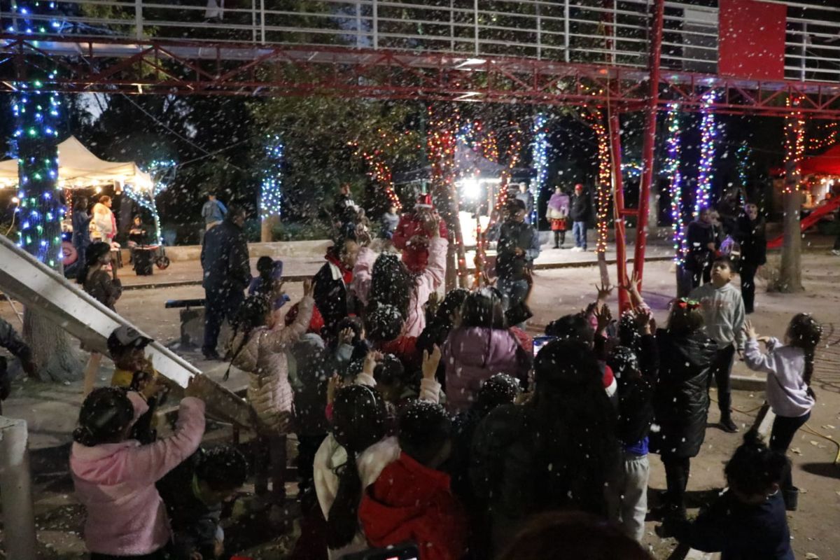 Con el Festival Navideño 2023, la alegría se apoderó de los corazones de los jerezanos de todas las edades durante el encendido de luces navideñas. | Foto: Cortesía.