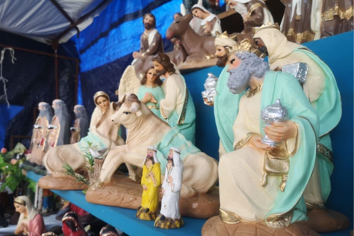 Figuras navideñas vendidas en Fresnillo | Foto: Ángel Martinez