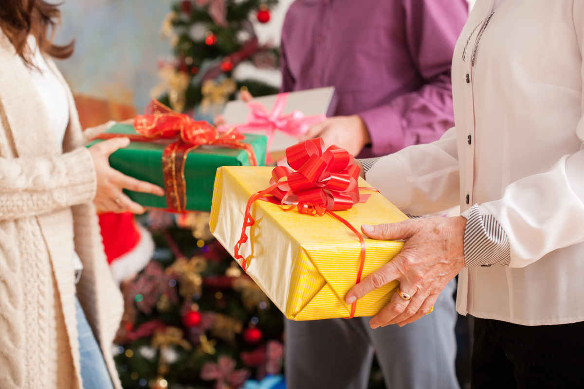 El intercambio de regalos navideños es toda una tradición en las fiestas de este mes. | Foto: Cortesía
