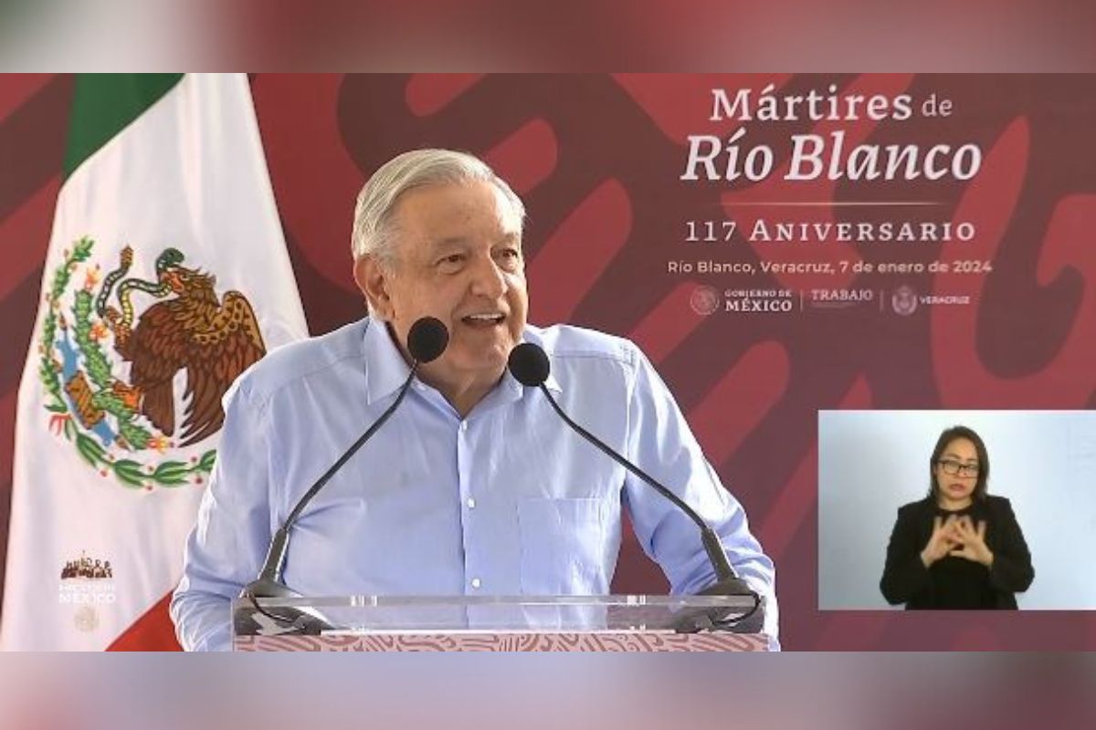 Andrés Manuel López Obrador anunció el envío de dos iniciativas de reforma constitucional en materia laboral. | Foto: Cortesía.
