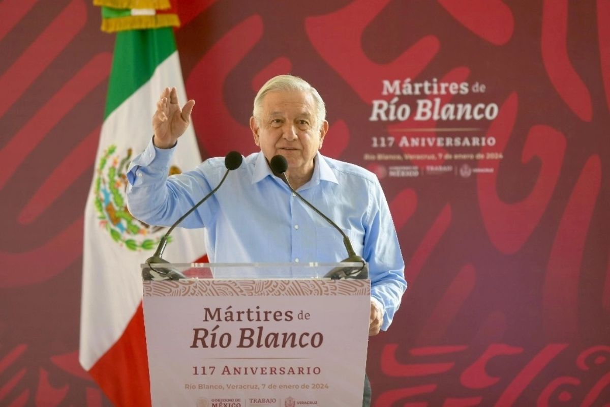 Andrés Manuel López Obrador anunció el envío de dos iniciativas de reforma constitucional en materia laboral.