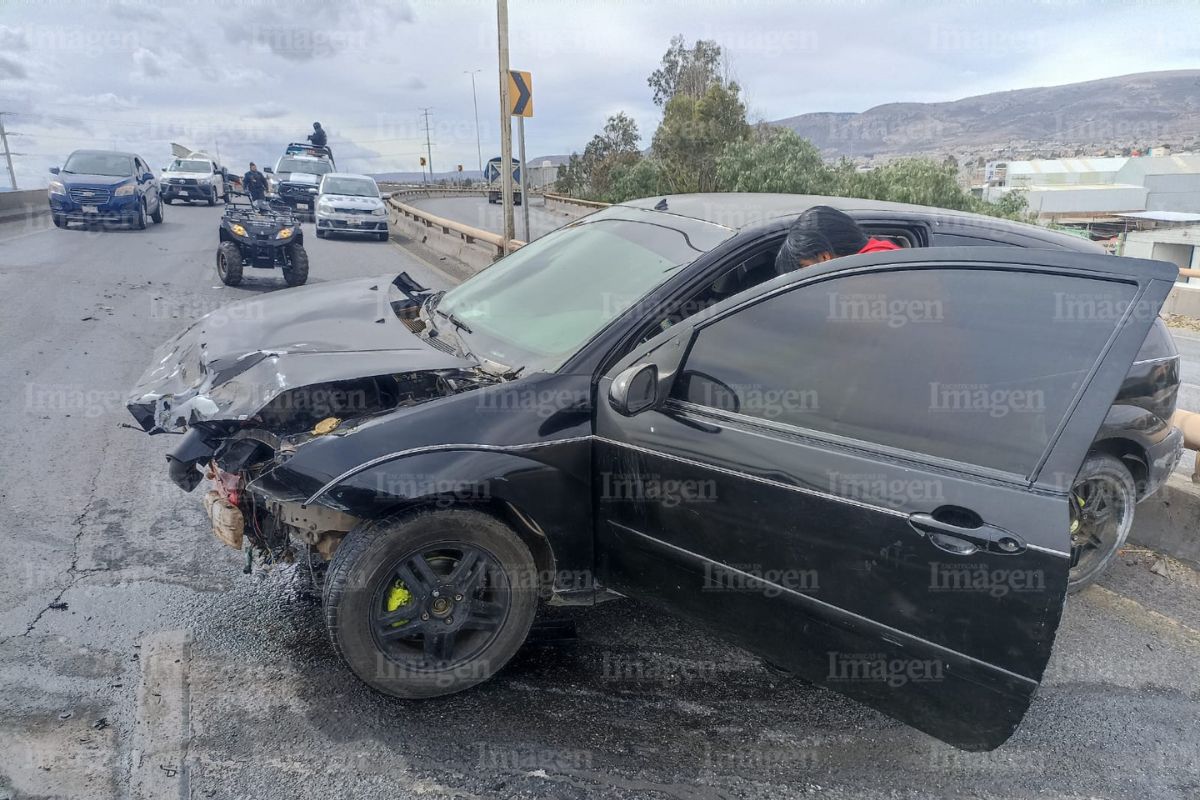 El libramiento de Tránsito Pesado, fue escenario de un accidente protagonizado por la conductora de un automóvil Ford, Focus, ZX3. | Foto: 
 Imagen de Zacatecas.