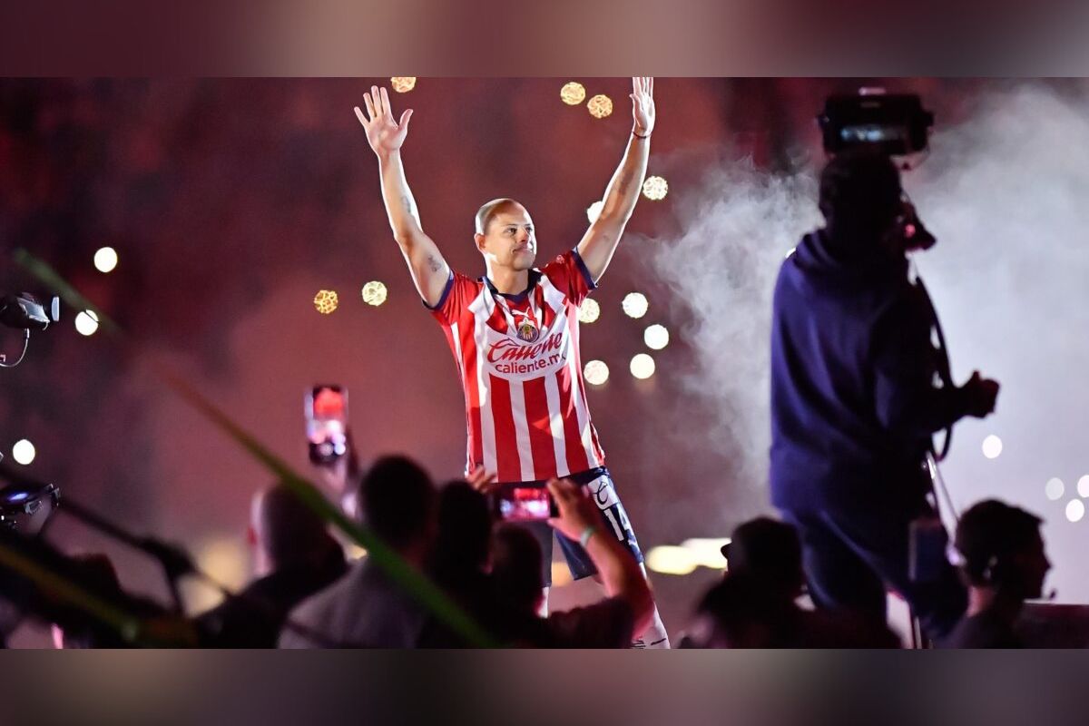 La presentación de Javier ‘Chicharito’ Hernández en el Estadio Akron conmovió hasta las lágrimas. | Foto: Cortesía.
