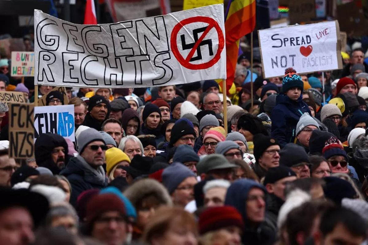 Una serie de manifestaciones contra la extrema derecha en un nuevo fin de semana de marchas en todo el país.