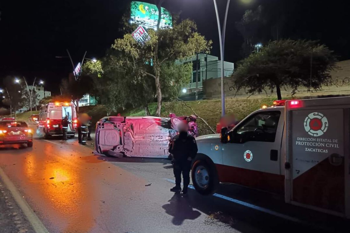 Accidente vial en bulevar López Portillo