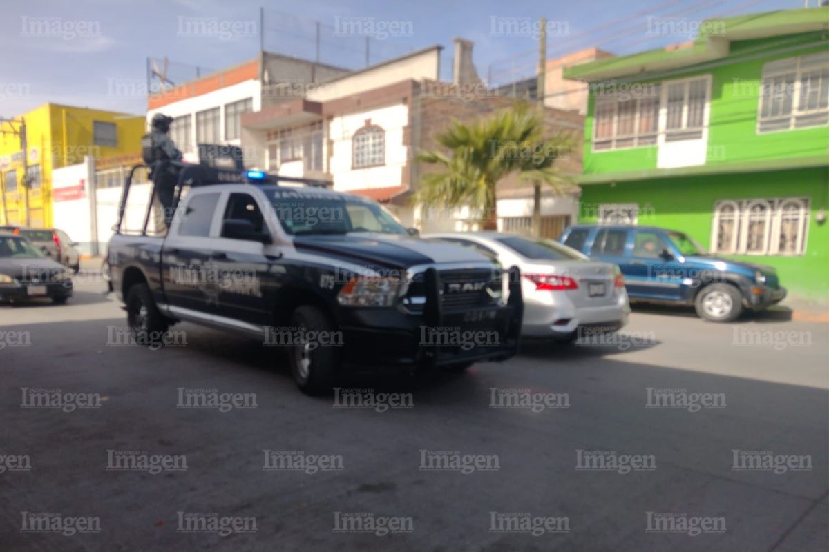 Civiles armados atracaron a un trabajador de una gasolinera localizada en la colonia Las Flores.