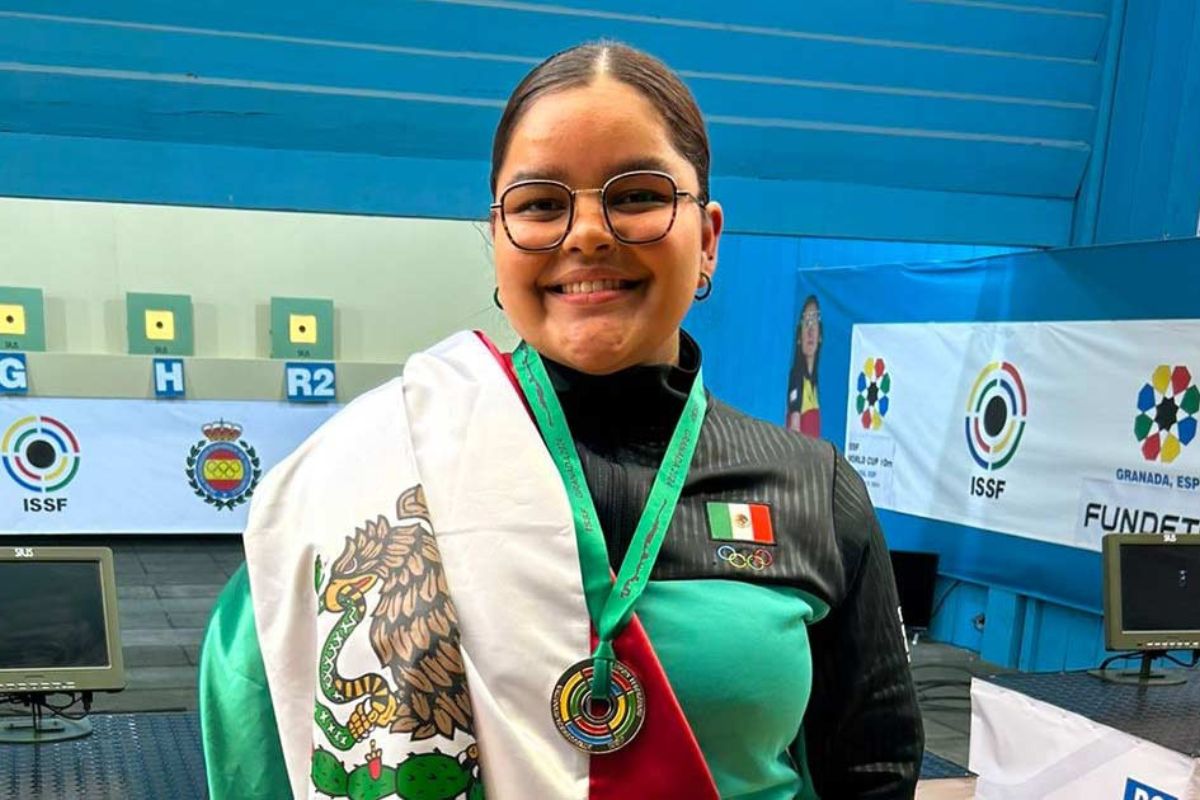Andrea Ibarra, tiradora de México, logró la medalla de plata en la prueba de pistola de aire 10 metros femenil.