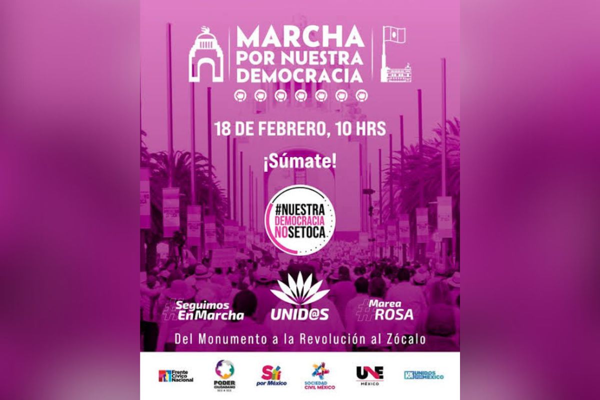 Un contingente nutrido comenzaron y arribaron al Zócalo capitalino en el marco de la denominada Marcha por Nuestra Democracia.
