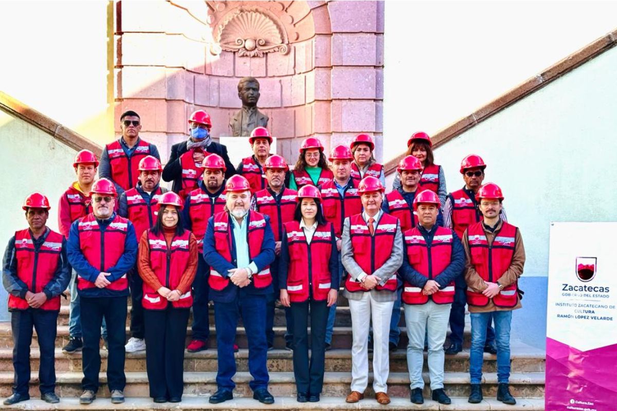 Orla Camino Rojo ha entregado Equipo de Protección Personal  (EPP) a la Primer Brigada de Emergencias del Instituto Zacatecano de Cultura. | Foto: Cortesía.