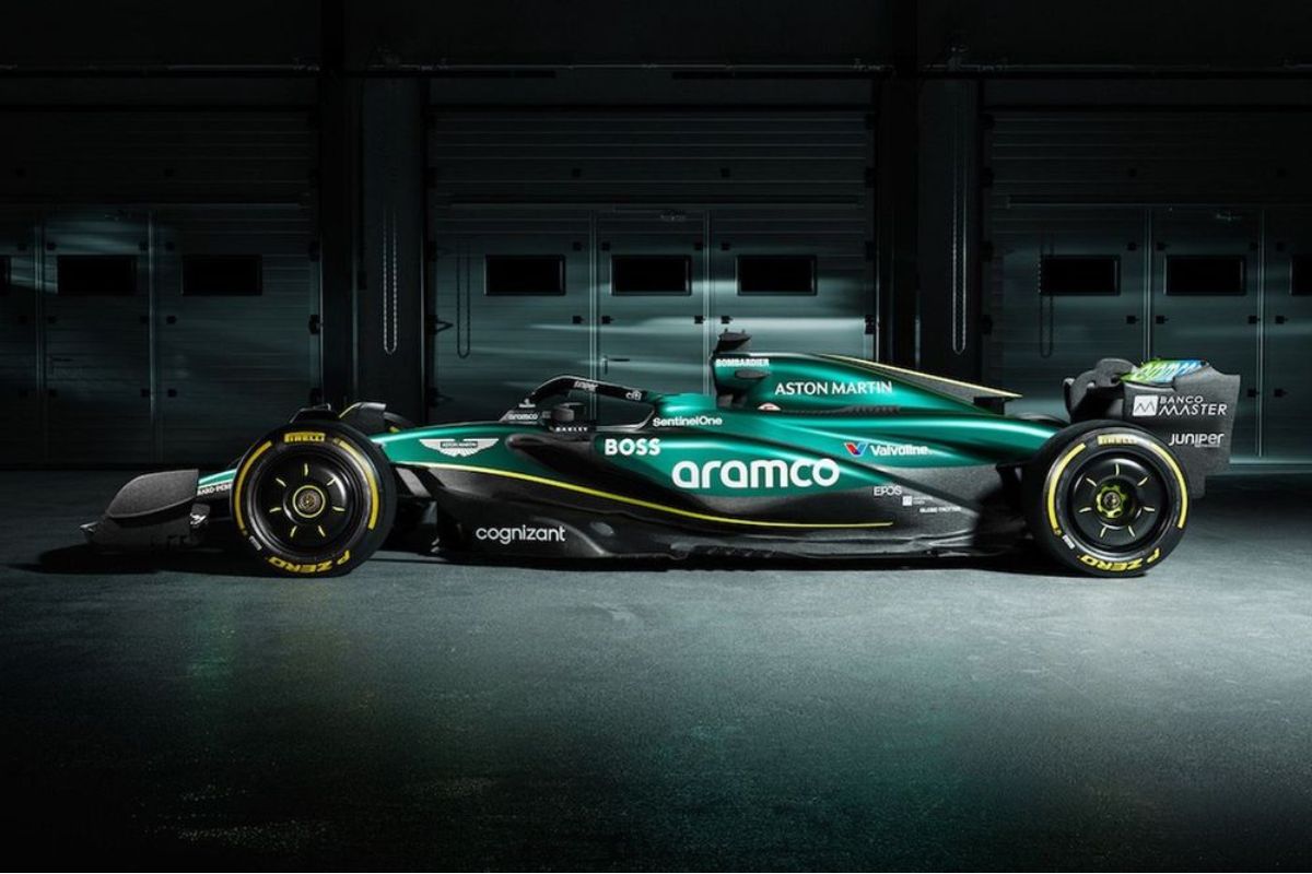 El equipo de F1 de Aston Martin Aramco presentó este lunes su nuevo monoplaza, el AMR24, para la temporada 2024.