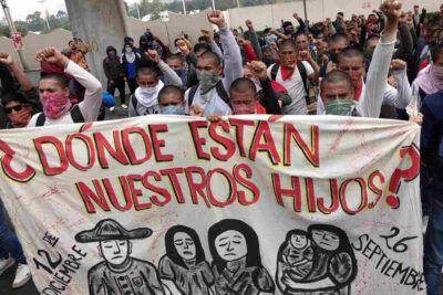 AMLO afirma que los 43 normalistas de Ayotzinapa fueron incinerados en funerarias