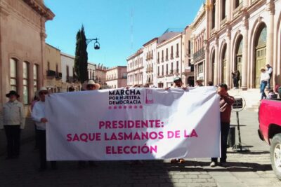 Marchan centenares en defensa del voto en Zacatecas