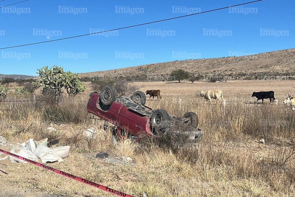 Accidente automovilístico le cobra la vida a un hombre en la carretera Villanueva-Zacatecas