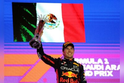 El año pasado, el mexicano Sergio ‘Checo’ Pérez ganó la carrera del  Gran Premio de Arabia Saudita de la F1, seguido de Max Verstappen.