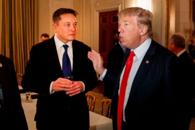 The New York Times informó que Donald Trump se reunió con el director ejecutivo de Tesla, Elon Musk durante el fin de semana.