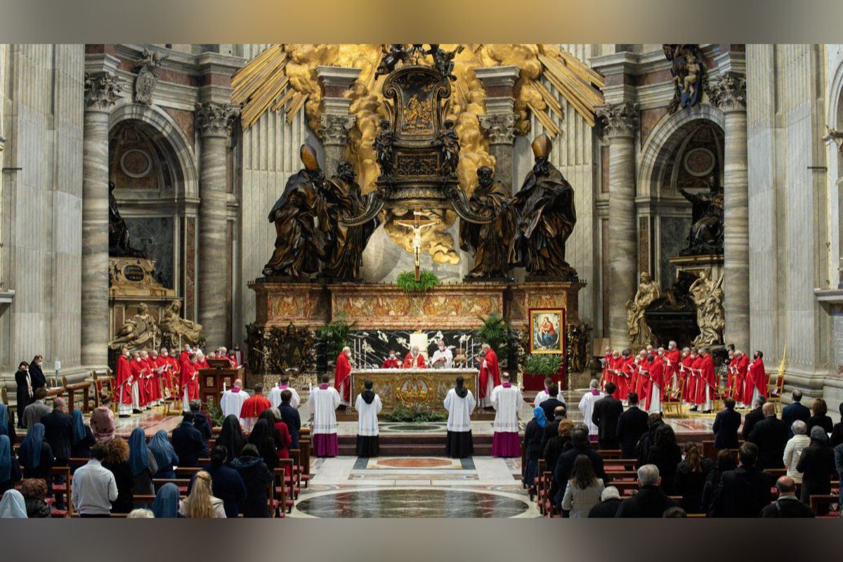 Autoridades del Vaticano informaron que el Papa Francisco sí participará el sábado en la Vigilia Pascual tal y como estaba previsto.