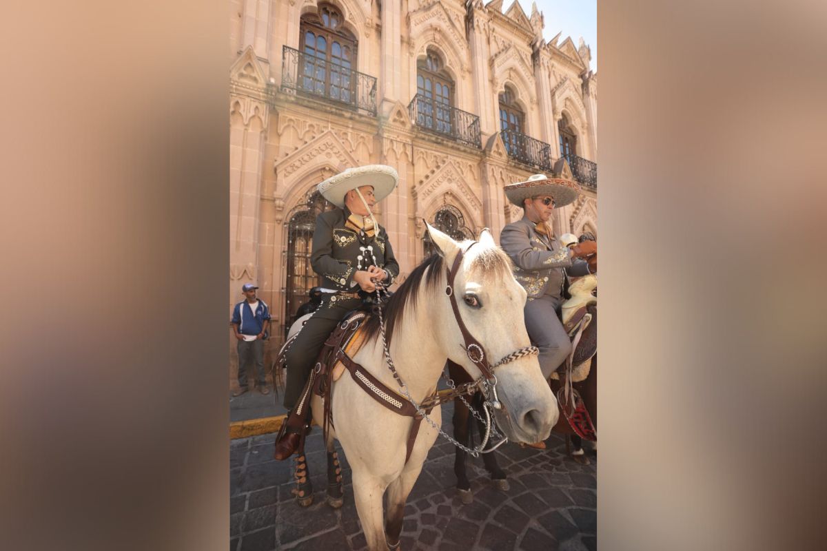 Comenzó la fiesta en el más alegre de los Pueblos Mágicos, Jerez, tradicional Sábado de Gloria, con la cabalgata más grande del mundo.