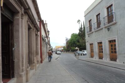 Rutas Mágicas de Color: Esperan renovación en fachadas de fincas del centro histórico de Jerez