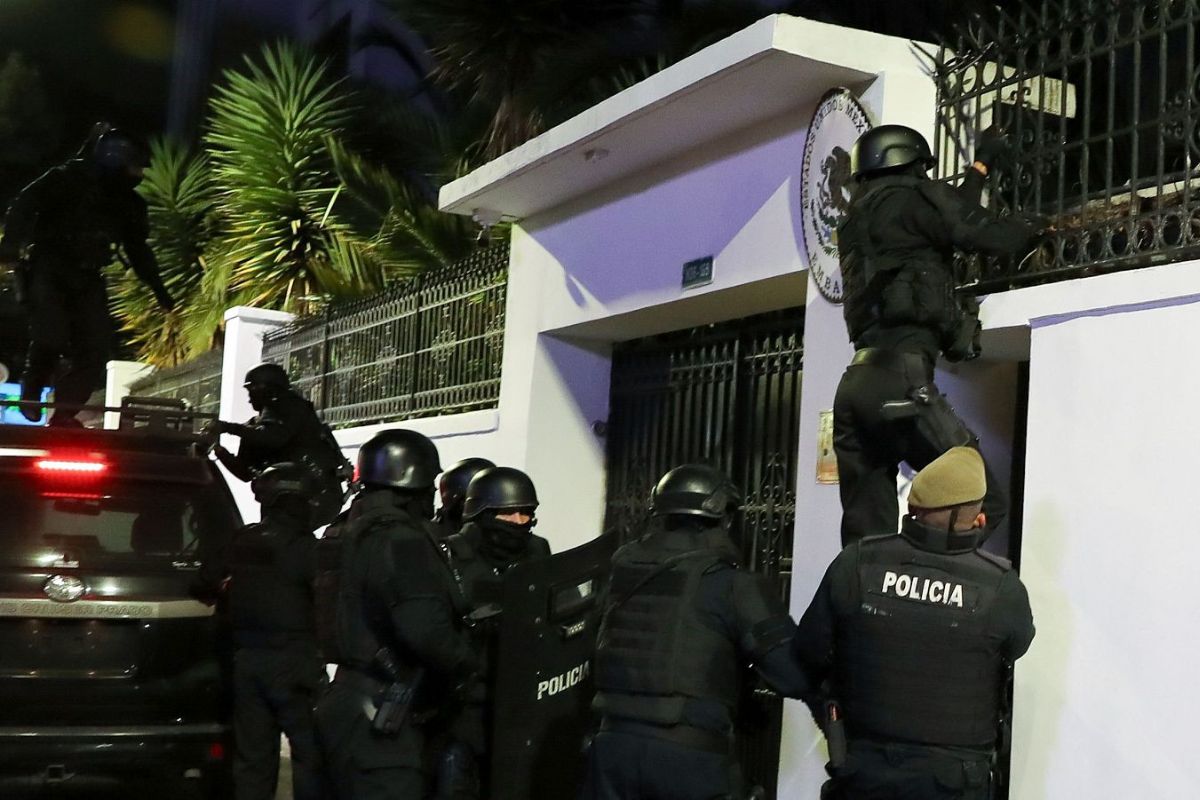 La Unión Europea (UE) condenó el asalto a la embajada de México en Ecuador para proceder al arresto del exvicepresidente Jorge Glas.